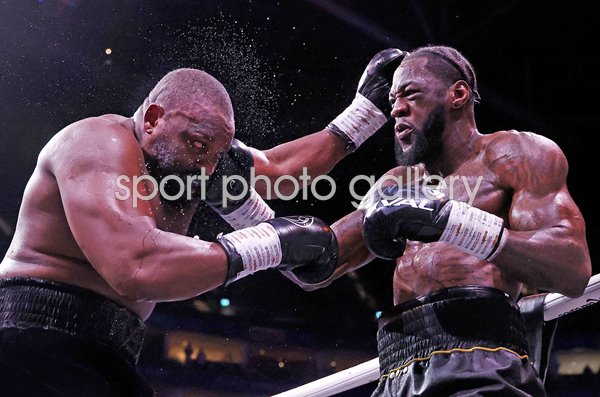 Deontay Wilder punches Dereck Chisora heavyweight fight London 2026
