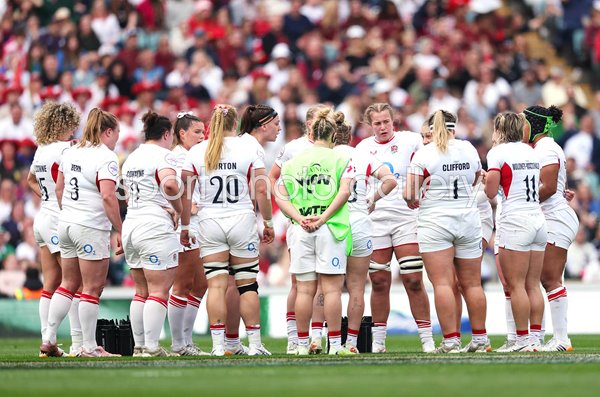 England team huddle v Ireland Women's Guinness Six Nations 2026