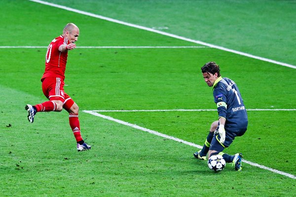Arjen Robben scores Bayern Munich Champions League Final winner 2013