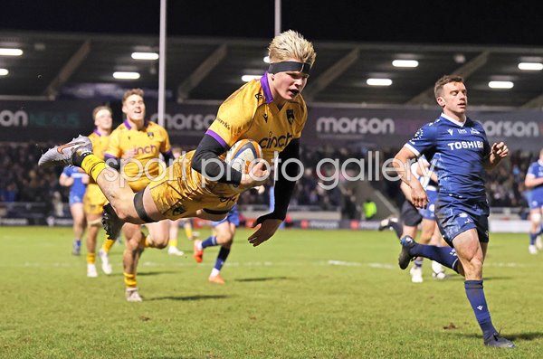 Henry Pollock Northampton Saints diving score v Sale Sharks Gallagher PREM 2026