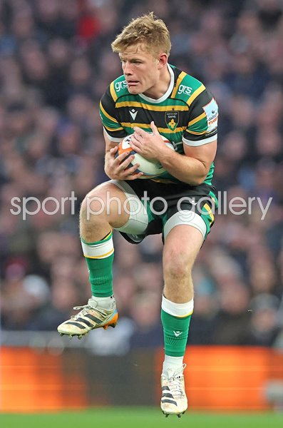 Fin Smith Northampton Saints catch v Saracens Gallagher PREM 2026