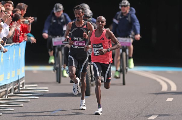 Sabastian Sawe Kenya leads Yomif Kejelcha Ethiopia London Marathon 2026