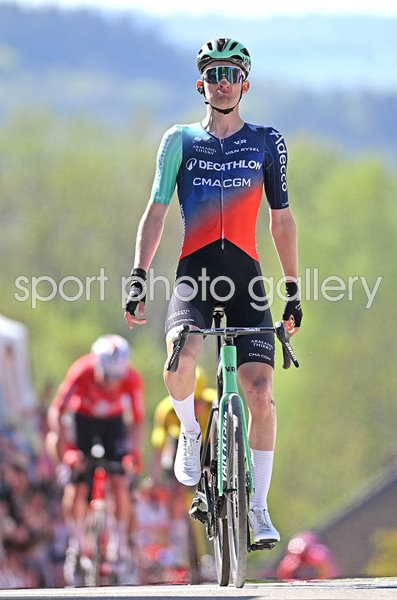 Paul Seixas France celebrates La Fleche Wallonne win 2026