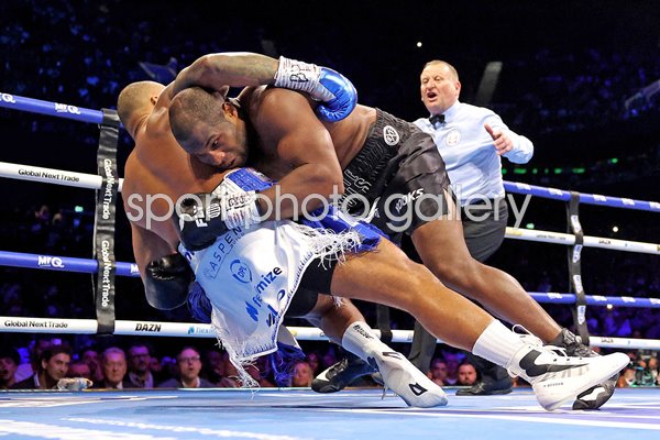 Fabio Wardley battles with Daniel Dubois WBO World Heavyweight Boxing Manchester 2026