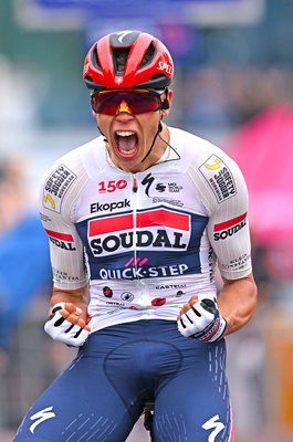 Paul Magnier France celebrates Stage 1 win Giro d'Italia 2026