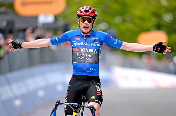 Jonas Vingegaard Denmark wins Stage 9 Giro d'Italia 2026
