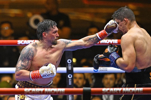 Oleksandr Usyk Ukraine punches Rico Verhoeven Netherlands Cairo Egypt 2026