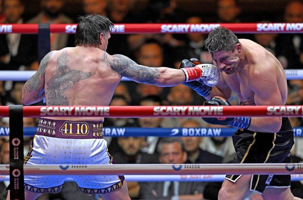 Oleksandr Usyk lands punch v Rico Verhoeven Cairo Egypt 2026