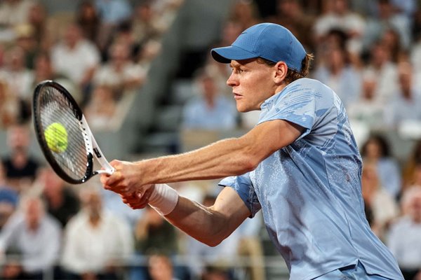Jannik Sinner Italy backhand focus French Open Paris 2026