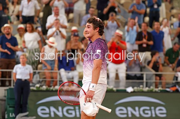 Joao Fonseca Brazil celebrates win v Novak Djokovic French Open 2026