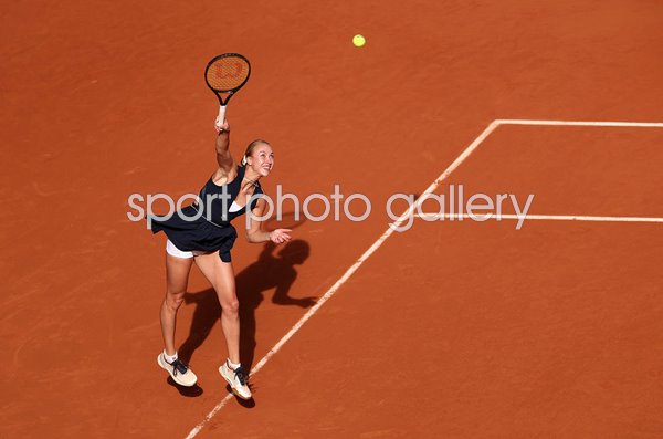 Anastasia Potapova Austria serves v Coco Gauff French Open 2026