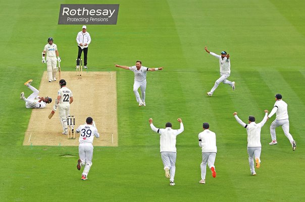 Ollie Robinson England celebrates Kane Williamson New Zealand wicket Lord's 2026