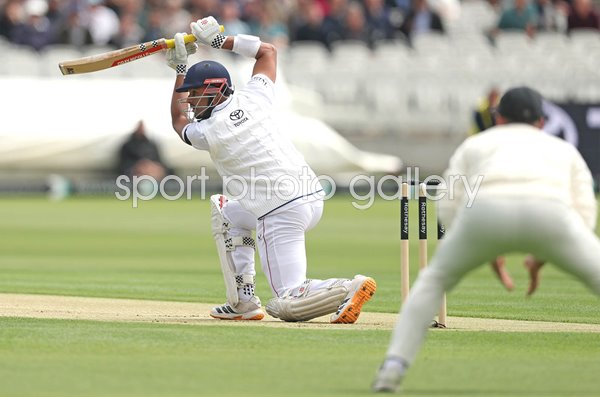 Emilio Gay England hits 1st ball in Tests for 4 v New Zealand Lord's 2026