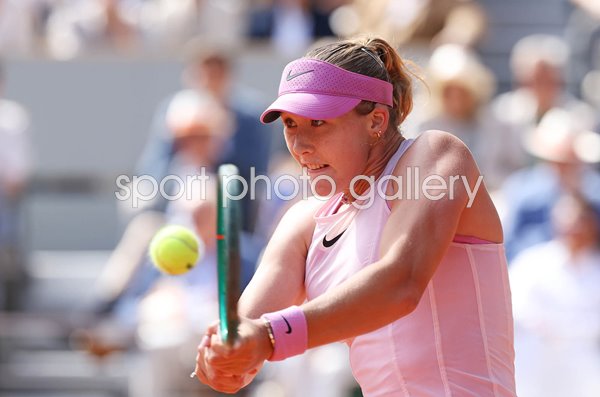 Mirra Andreeva forehand focus French Open Final Roland Garros Paris 2026