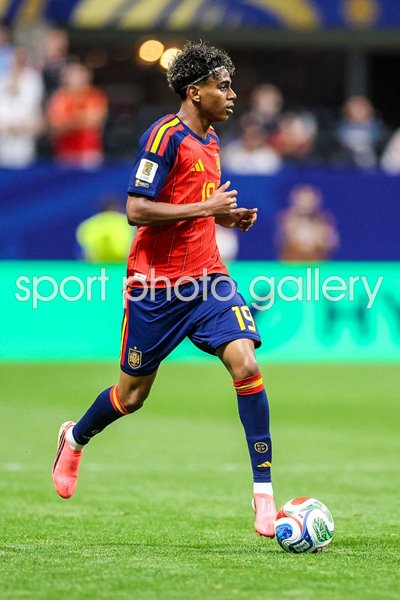 Lamine Yamal Spain controls the ball World Cup 2026 v Cabo Verde Atlanta