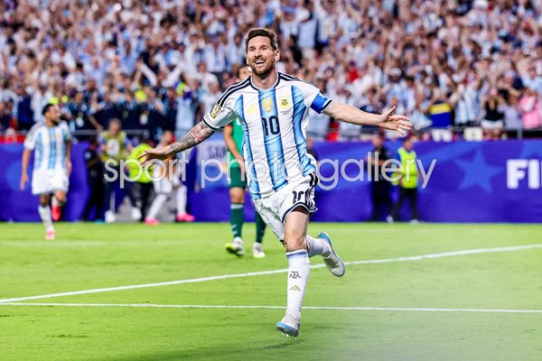 Lionel Messi Argentina v Algeria celebrates scoring second goal Cup 2026 Kansas.