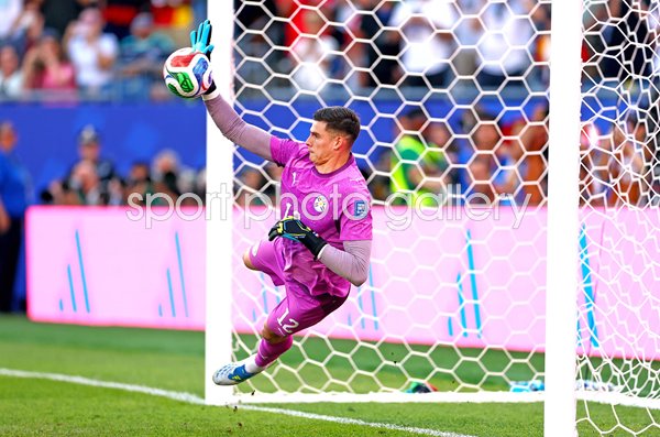 Orlando Gill Paraguay saves penalty v Germany Last 32 World Cup 2026