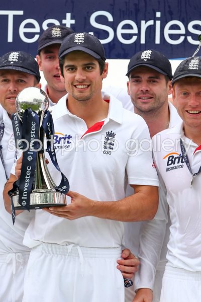 Alastair Cook & England Test Series winners v New Zealand 2013