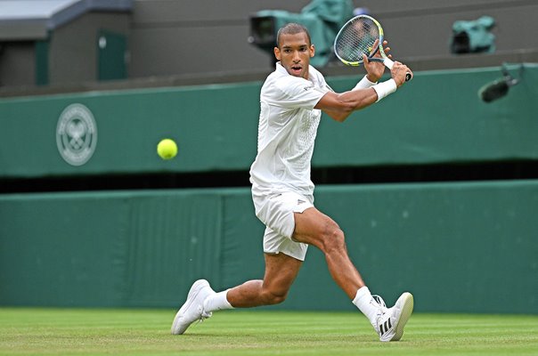 Felix Auger-Aliassime Canada backhand v Dino Prizmic Wimbledon 2026
