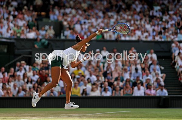 Naomi Osaka Japan serves v Aryna Sabalenka Wimbledon 2026
