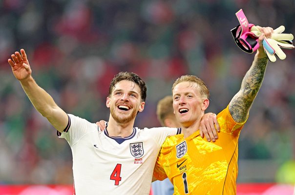 Declan Rice & Jordan Pickford England celebrate win v Mexico Last 16 World Cup 2026