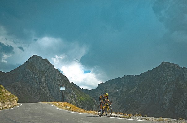 Davide Piganzoli Italy descends Col du Tourmalet Stage 6 Tour de France 2026