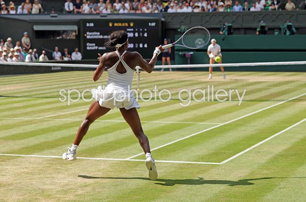 Coco Gauff USA forehand v Karolina Muchova semi final Wimbledon 2026