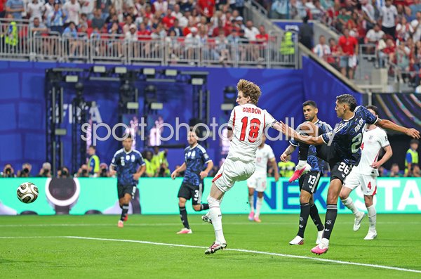 Anthony Gordon England scores v Argentina semi final World Cup 2026