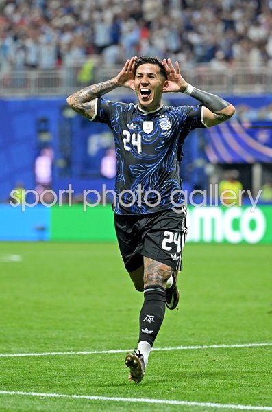 Enzo Fernandez Argentina celebrates goal v England semi final World Cup 2026