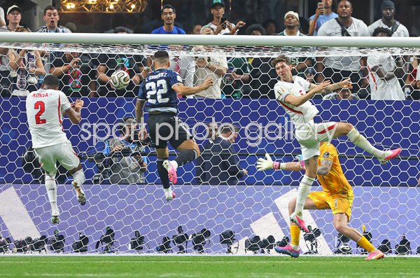 Lautaro Martinez Argentina scores winner v England semi final World Cup 2026