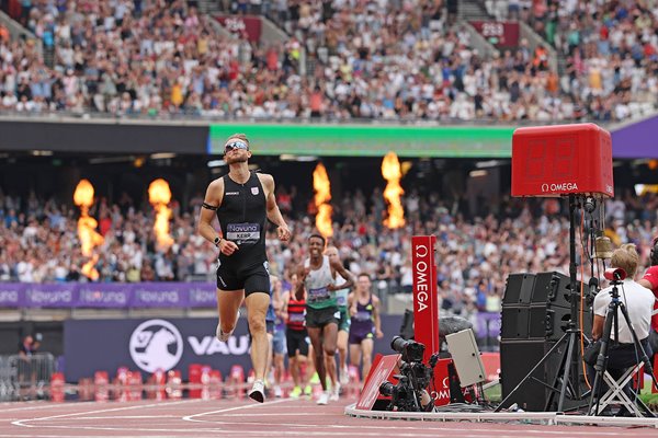 Josh Kerr Great Britain breaks Mile World Record London Stadium 2026