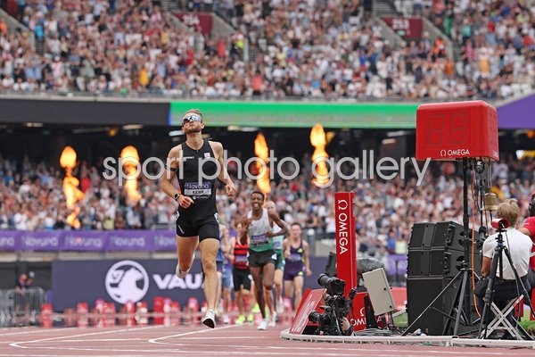 Josh Kerr Great Britain breaks Mile World Record London Stadium 2026
