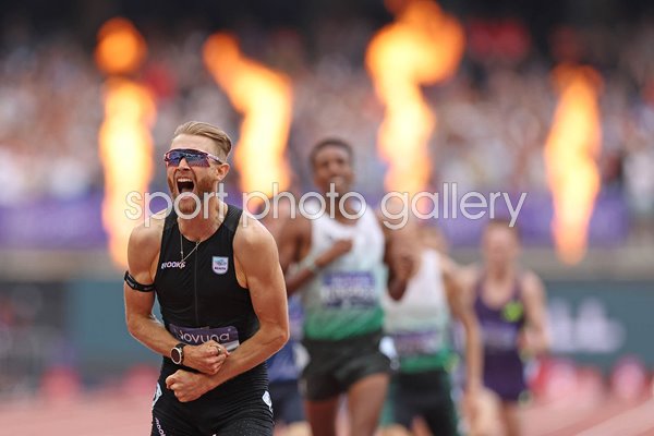 Josh Kerr Great Britain celebrates Mile World Record London Stadium 2026