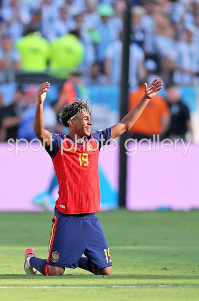 Lamine Yamal Spain celebrates World Cup Final New Jersey 2026