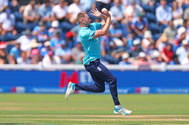 Gus Atkinson England bowls v India 2nd ODI Cardiff 2026