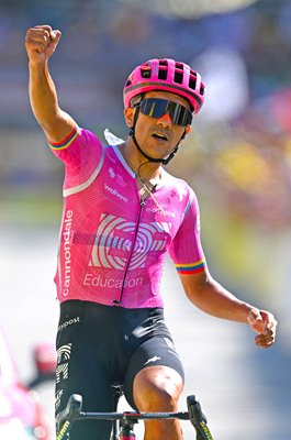 Richard Carapaz Ecuador celebrates Stage 18 win Tour de France 2026  