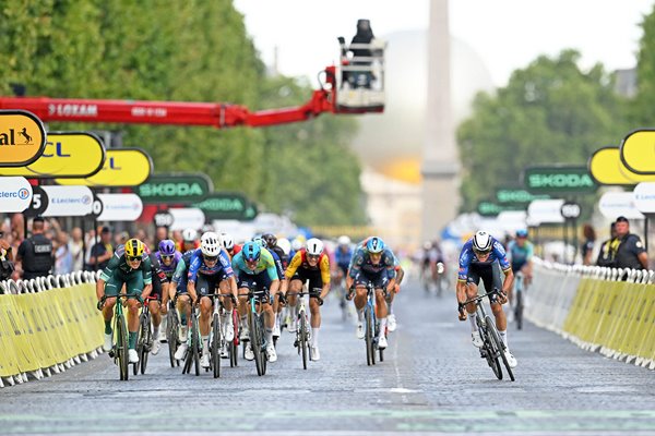 Mathieu van der Poel Netherlands wins Stage 21 Paris Tour de France 2026