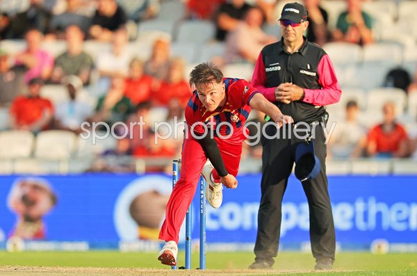 Sonny Baker Manchester Super Giants bowls v SunRisers Leeds The Hundred 2026