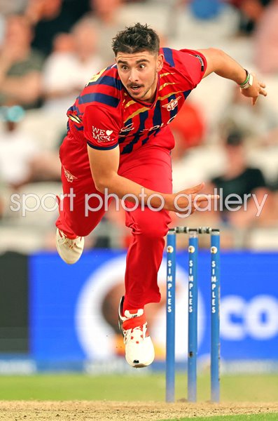Josh Tongue Manchester Super Giants bowls v SunRisers Leeds The Hundred 2026