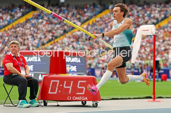 Armand Duplantis Sweden Pole Vault Runway Diamond League Poland 2026