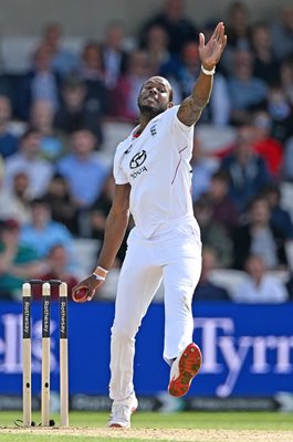 Jofra Archer England bowls v Pakistan Headingley 2026