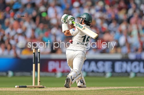 Gus Atkinson England bowls Mohammad Rizwan Headingley Test 2026