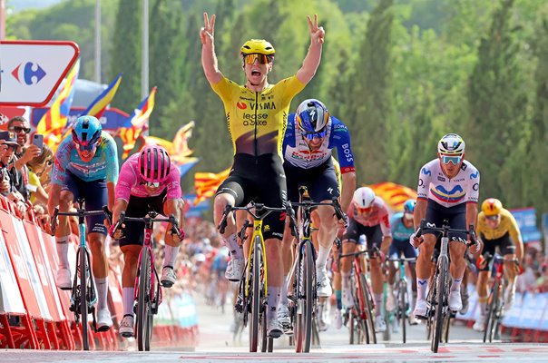 Matthew Brennan Great Britain wins Stage 5 sprint La Vuelta 2026