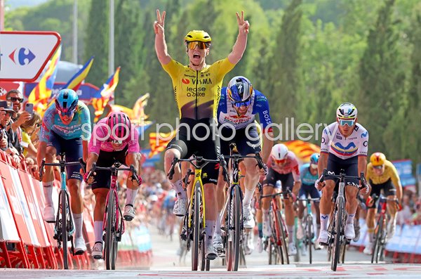 Matthew Brennan Great Britain wins Stage 5 sprint La Vuelta 2026 