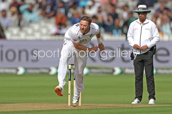 Ollie Robinson England bowls v Pakistan Lord's Test Match 2026