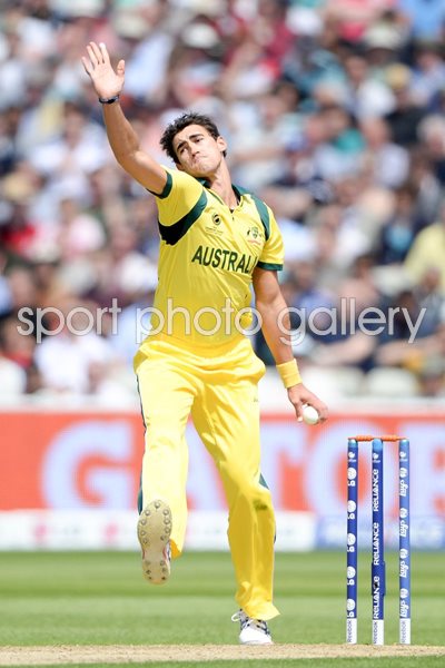 Mitchell Starc Australia bowls v England 2013