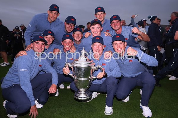 Great Britain & Ireland players celebrate Walker Cup win Lahinch 2026