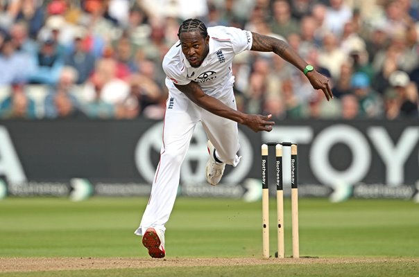 Jofra Archer England bowls v Pakistan Edgbaston Test Match 2026