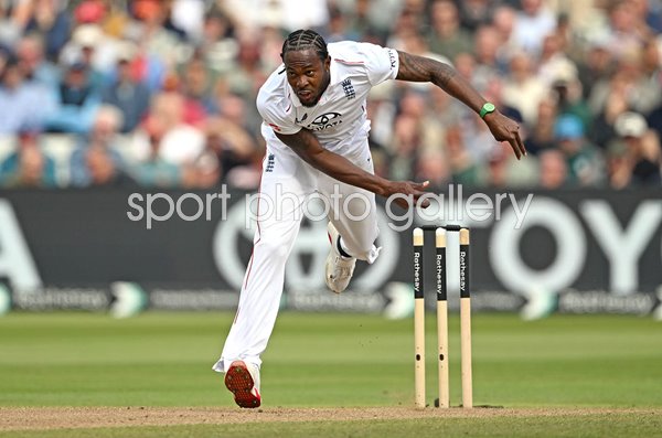 Jofra Archer England bowls v Pakistan Edgbaston Test Match 2026