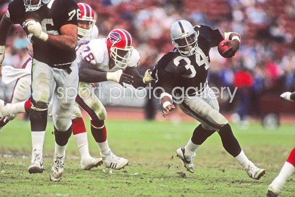 Bo Jackson Los Angeles Raiders v Bruce Smith Buffalo Bills 1987